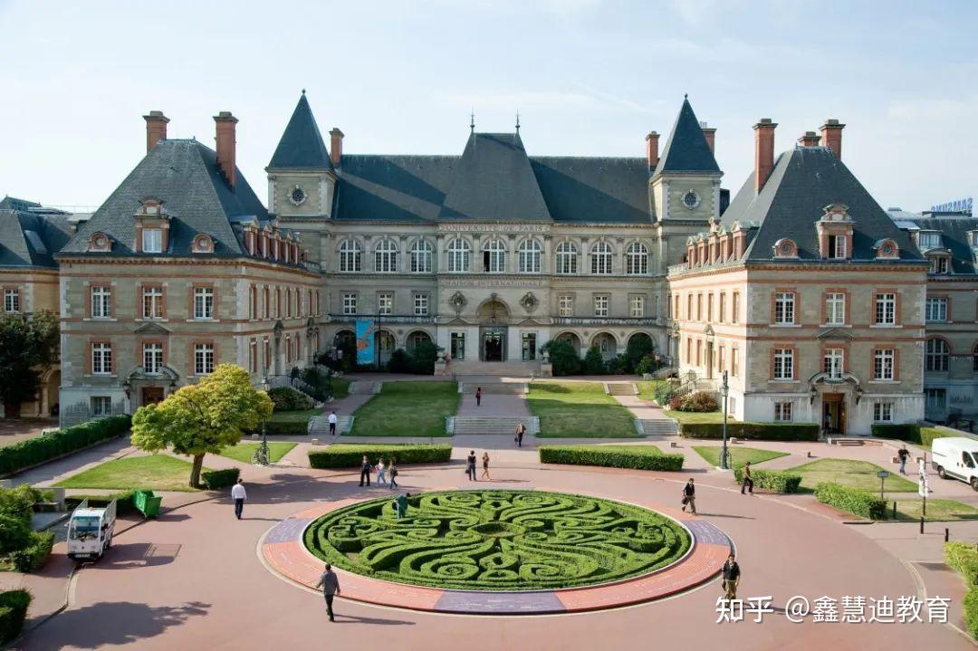 法国第十二大学图片