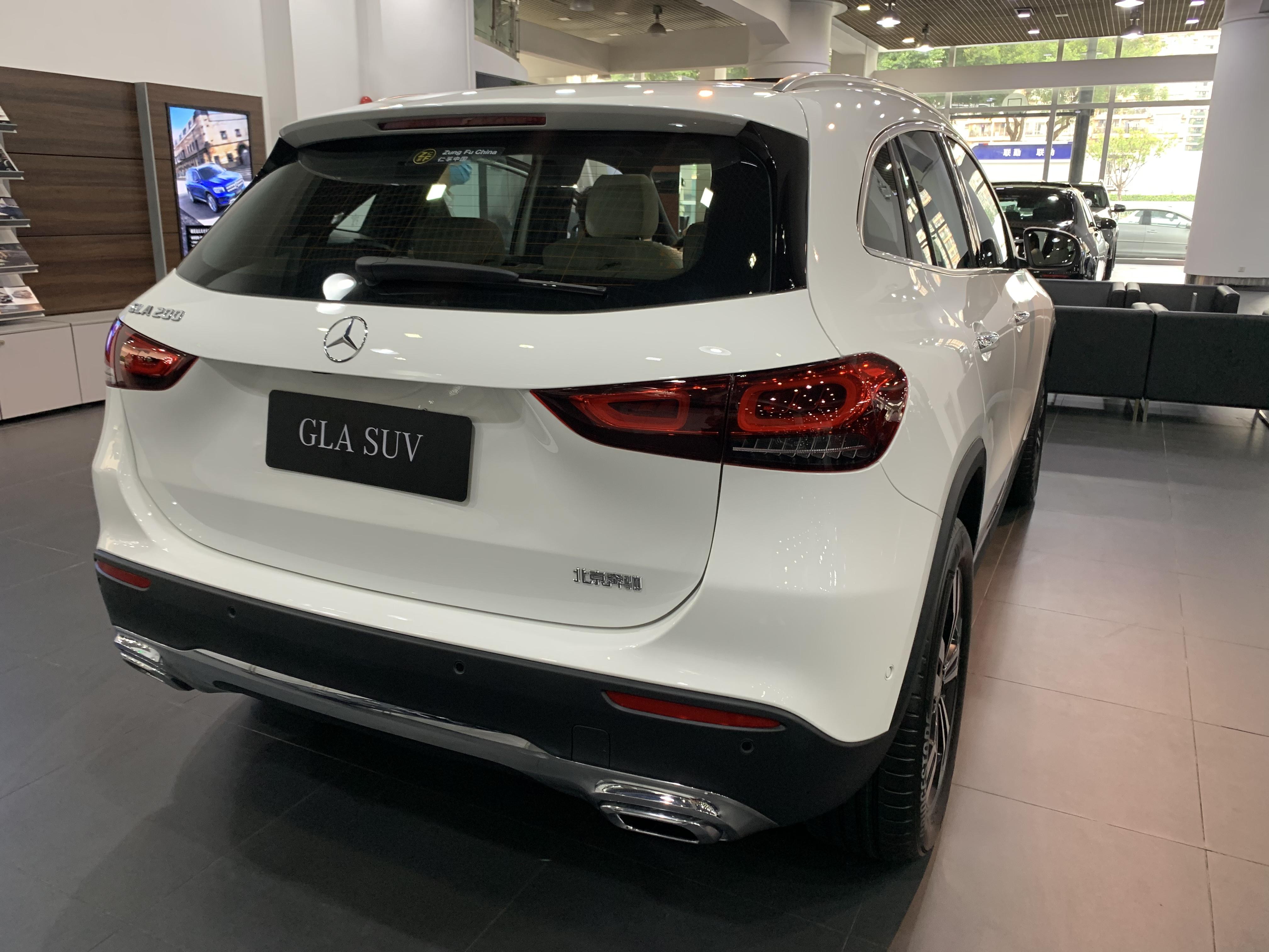 麻雀虽小五脏俱全入门级豪华suv探店奔驰全新gla