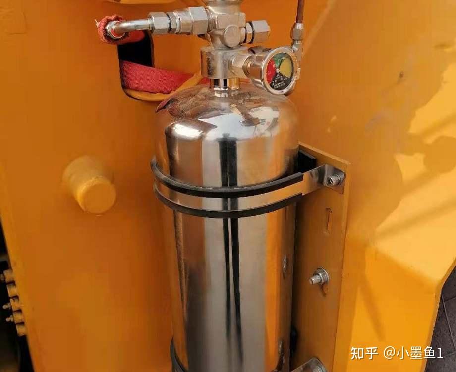 井下电动矿用车发动机舱自动灭火设备