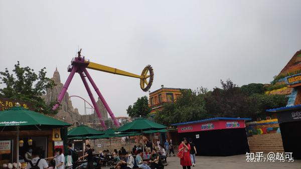 疫情后的夏日欢乐谷