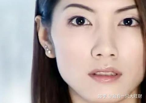 maggie并不知道,季晴川与梁以薰之间的感情,她只是不想放弃季晴川,才
