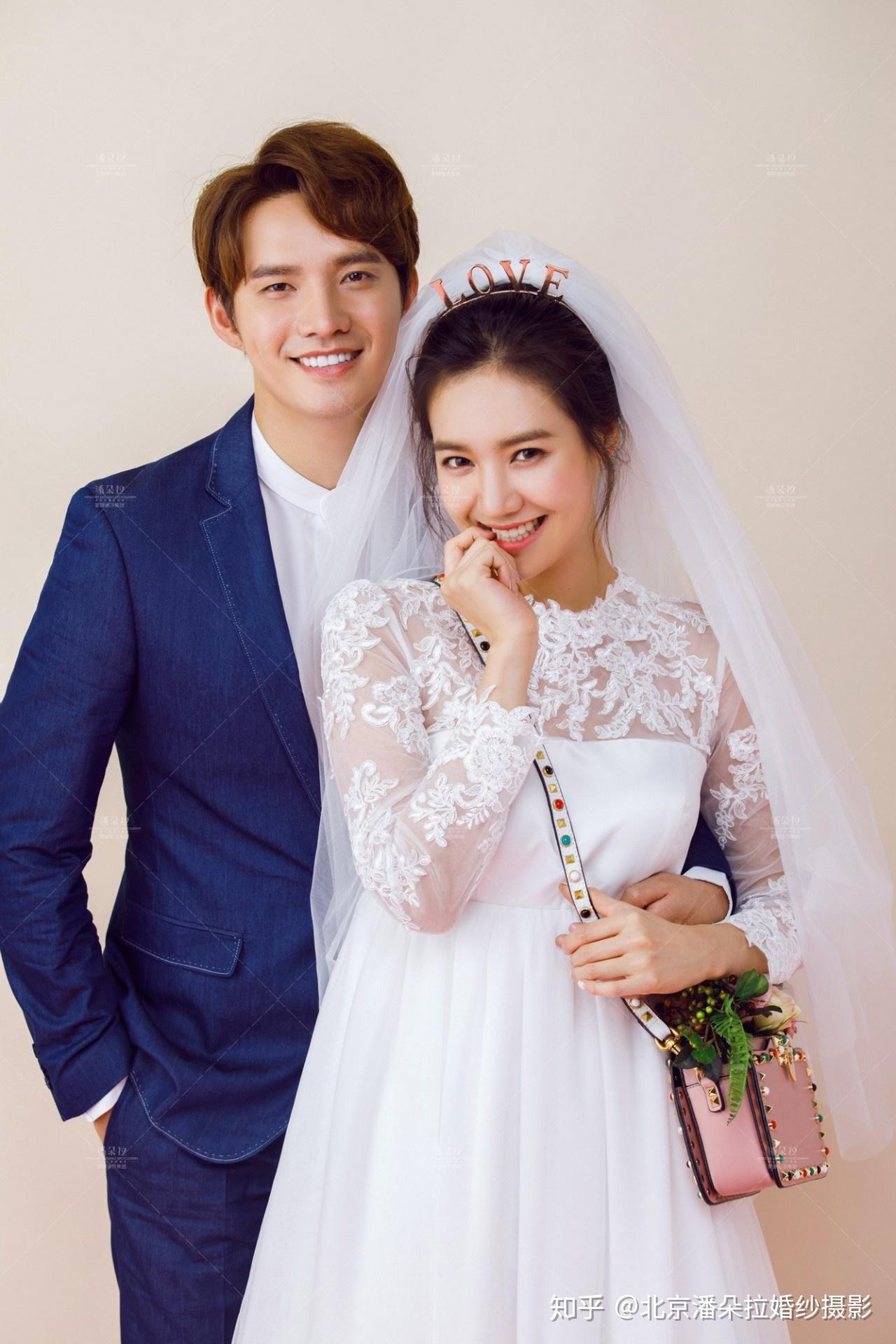 韩式室内主题粉色背景婚纱照初恋的味道