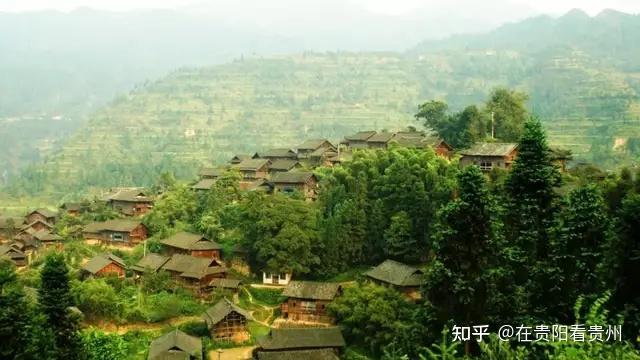 好天气快出游银光闪闪的控拜苗寨等你来