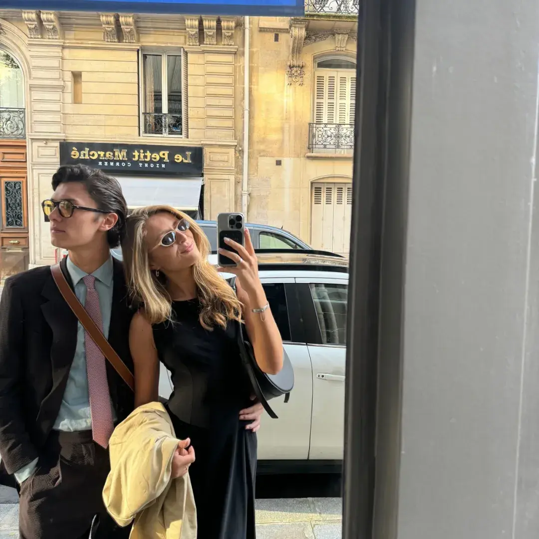 事业更上一层楼,感情稳定坚固,可以说尼古拉在离开王室之后