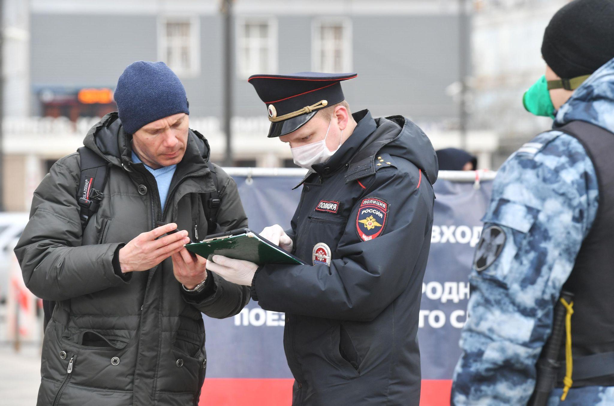 俄罗斯警察硬核执法图片