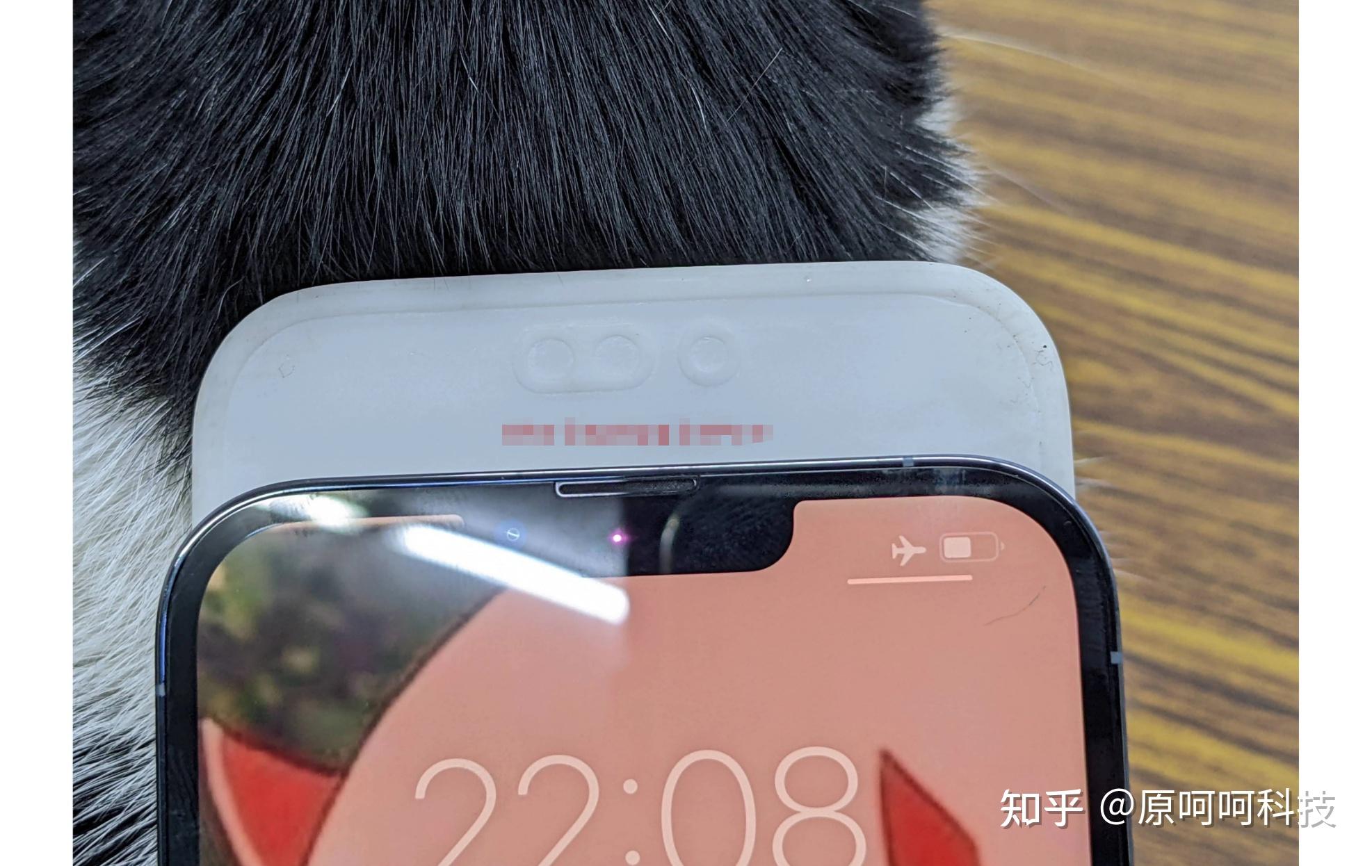 将容纳前置摄像头和 face id 技术的切口将比我们习惯看到iphone 13
