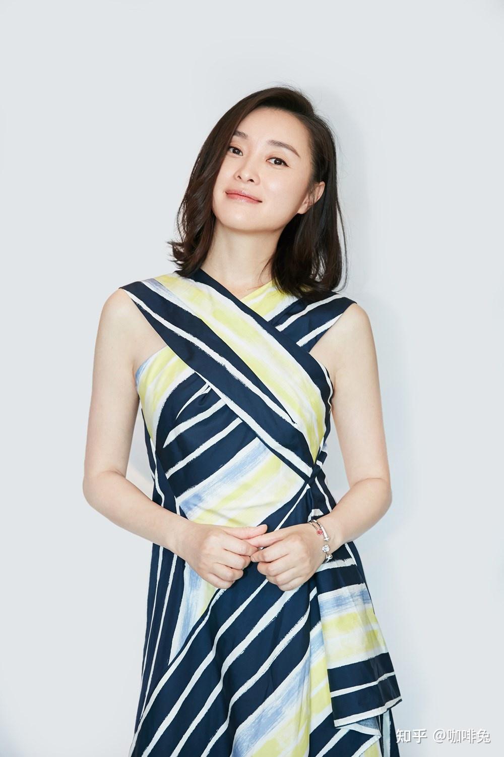 清水寡淡的吴越造型百变实力不变年龄越大越美了