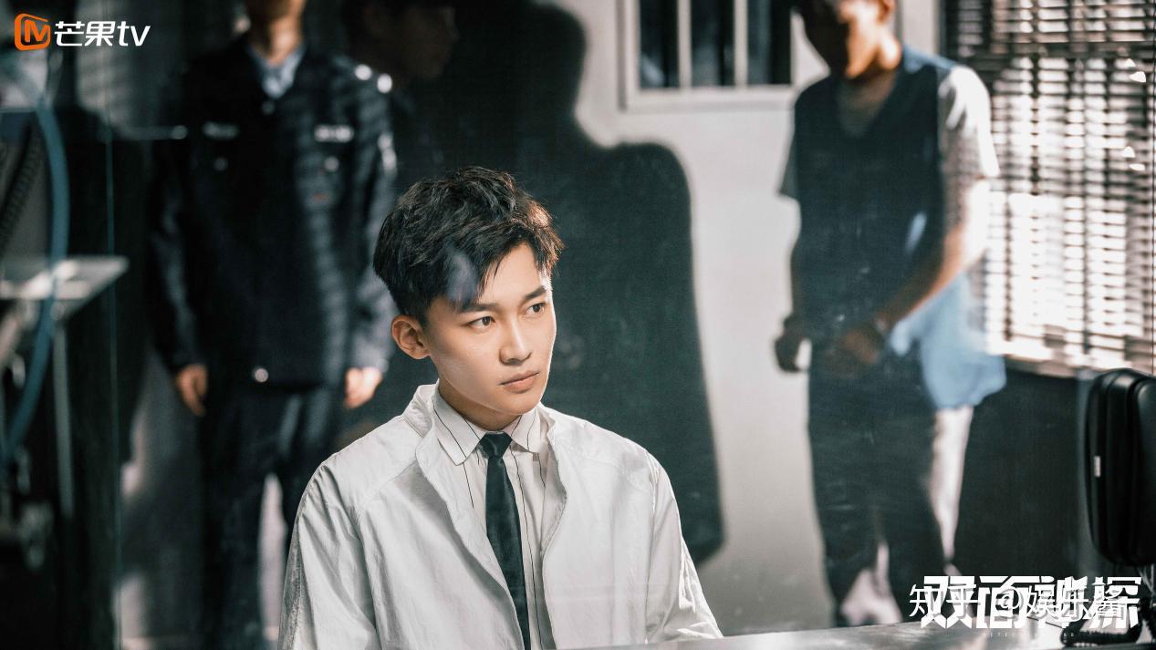 刘怡潼双面神探杀青期待新人警官王大雨