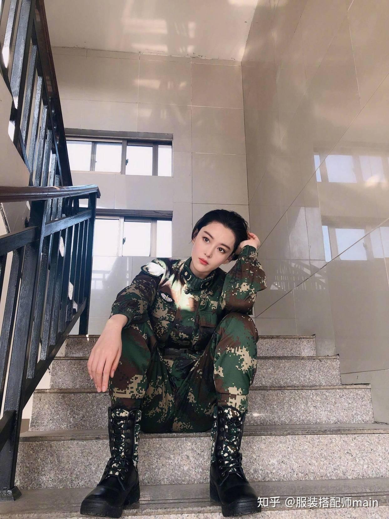 据悉张馨予剪短一头长发也是为了当初新剧《号手就位》的拍摄,嫁给