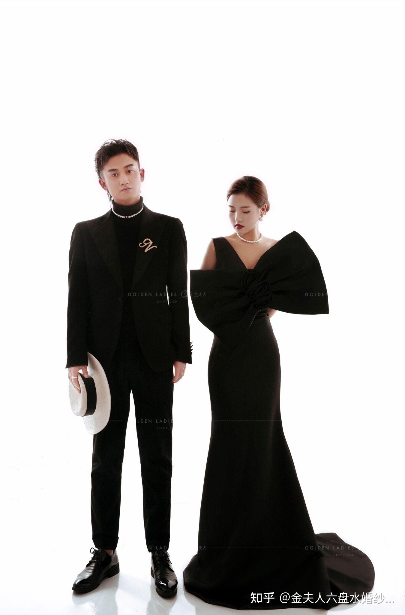 一个简约温馨的场景一袭黑色礼服一组时尚大片婚纱照