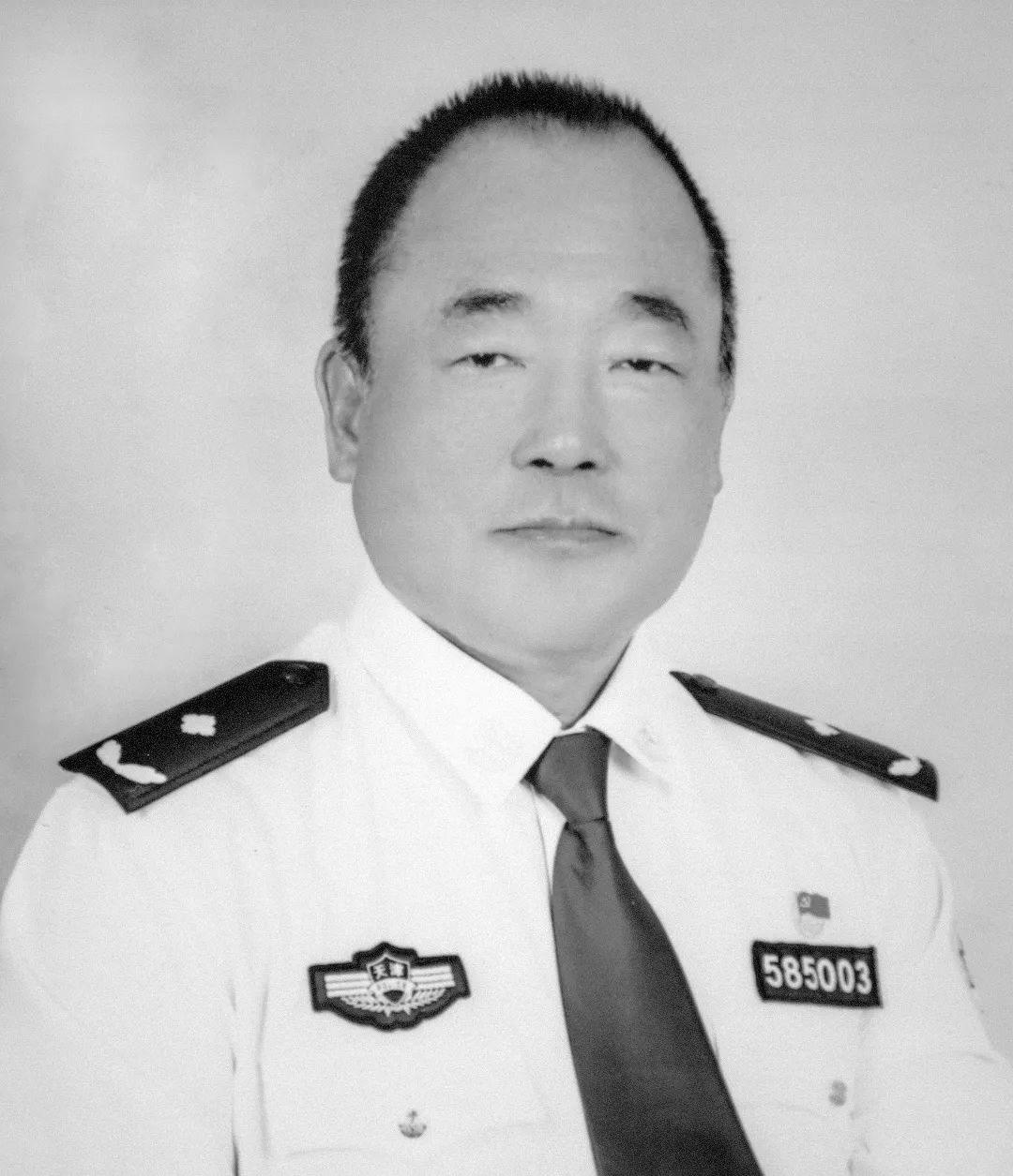 5月4日上午,滨海新区公安局交通管理支队党委副书记,副支队长王炳文在