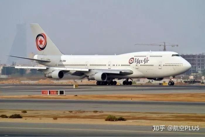 波音b747-300存在感很低,因為它沒有飛行多久就被下一代b747-400取代.