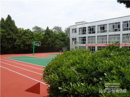 岳阳服装学校迎来了热情似火的夏季