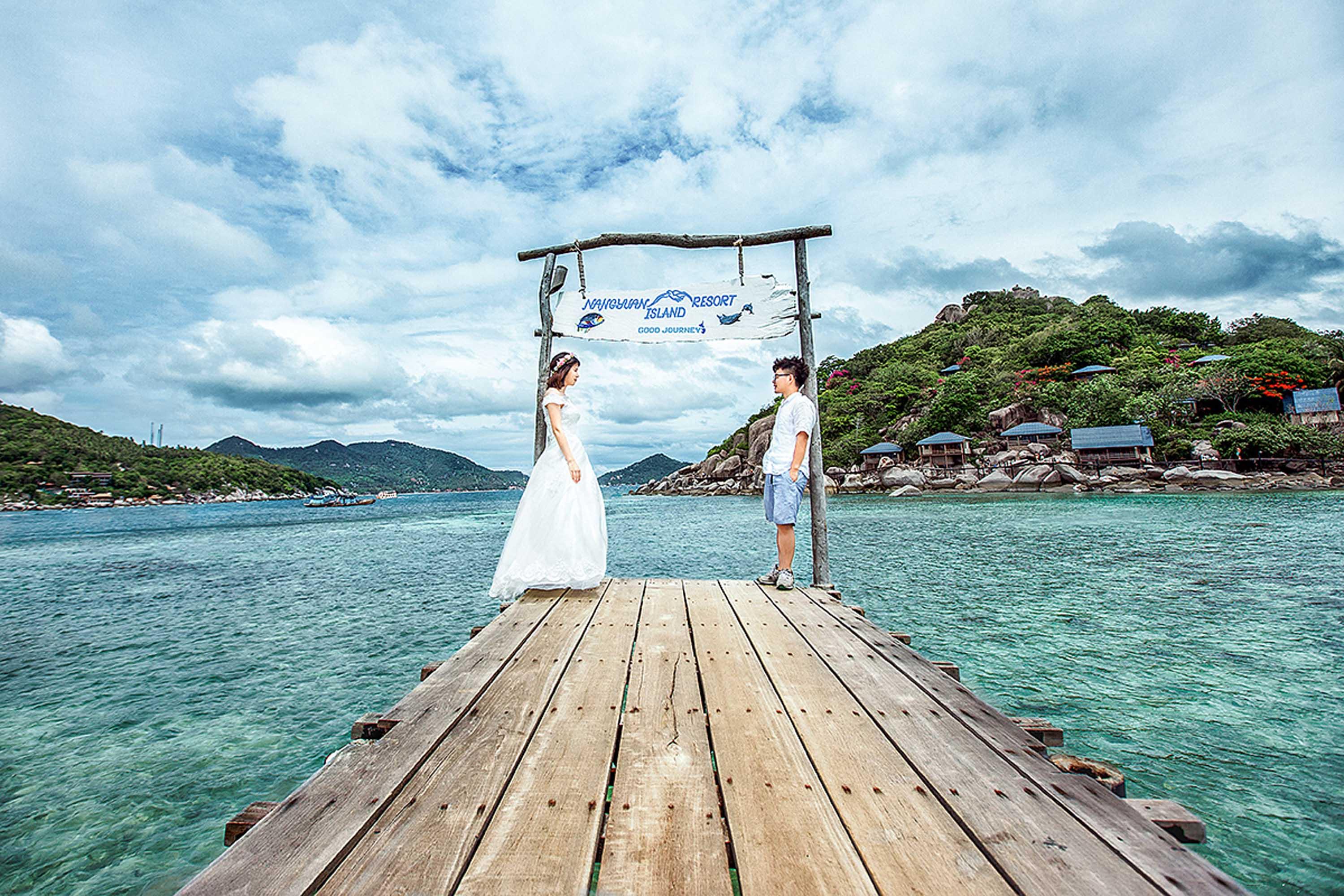 看,摄影师的自拍婚纱照