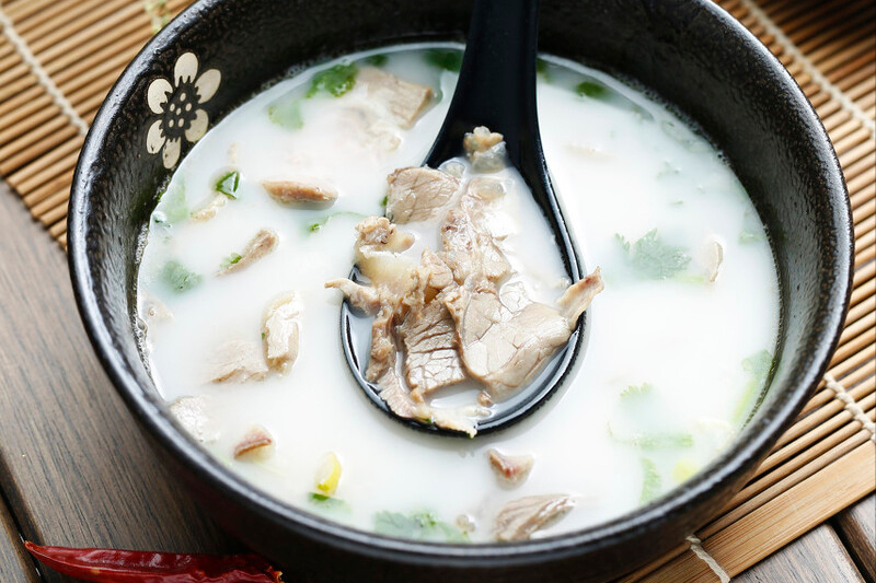 羊肉汤的做法(羊汤怎么熬制才出白汤)