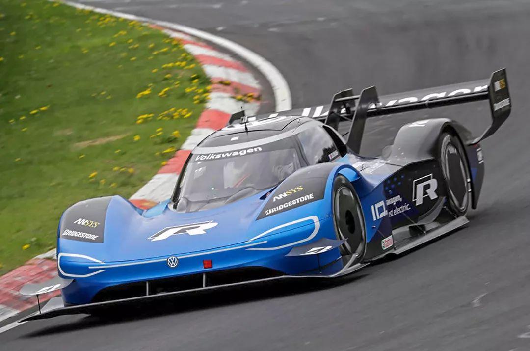 r的680ps只有一半不到,却能把ep9挤下宝座,将其最快圈速记录难以置信