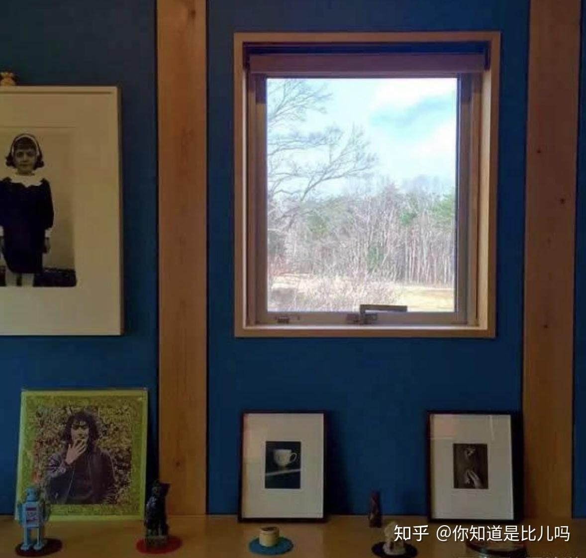 日本艺术家奈良美智的工作室窗前的景色,记录着四季更替,时光流转站 