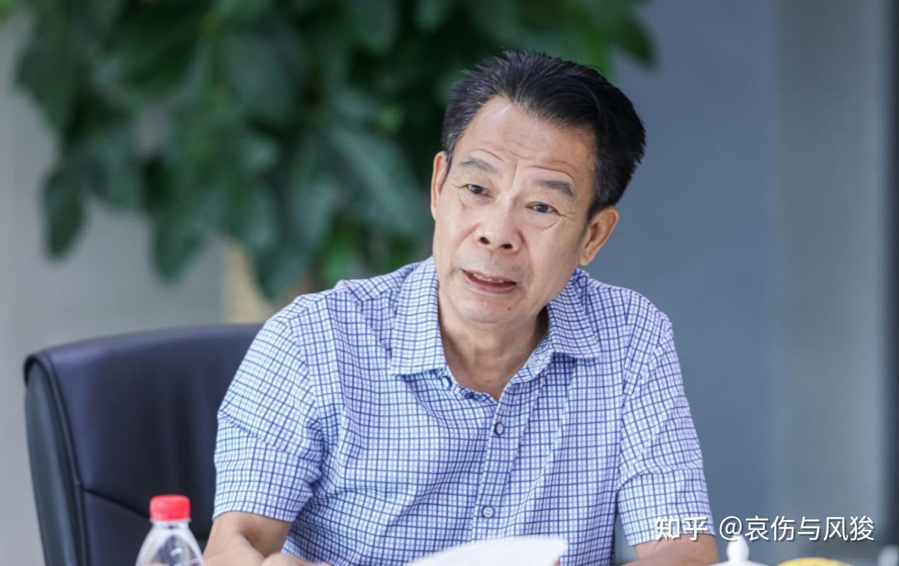 赖松谷会长是广东省梅州市五华县河东镇人,现任广东东升实业集团董事