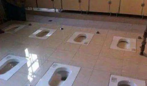 监狱里最臭的厕所就是这里没有之一