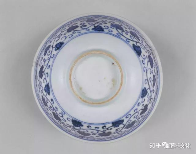 中国美術 明 青花纏枝 富貴佳器款 獅子紋碗 高 6cm 明 羅芙奧| 《明宣德青花纏枝芙蓉紋高足碗》 羅芙奧香港2015春季