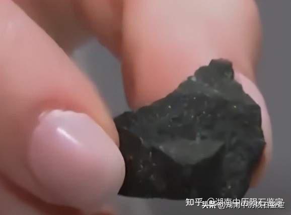 什么叫做真正的陨石 v2-5fc5ad011acf75779c8f92d75aaaf8d2_r.jpg