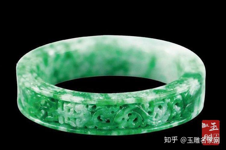 翡翠　古翡翠　清代　唐物 清代翡翠手镯的价值？如何选择清代翡翠？ - 知乎
