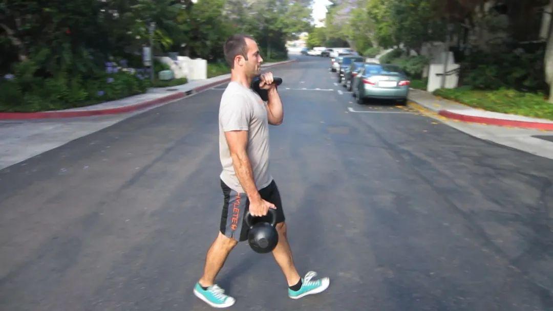 大师级干货关于负重行走和壶铃倒置训练的见解