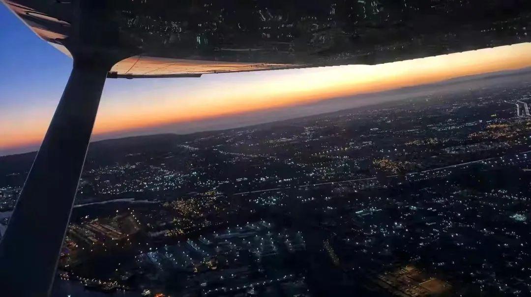 李宁特邀:东航技术班组长 刘春昕,江西航机务助理工程师 谭春生,航空