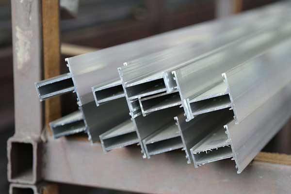 铝型材挤压价格 v2-601ecd18919702213db9a515132f82bb_1440w.jpg?source=172ae18b