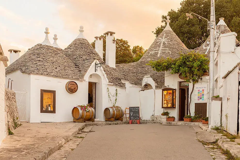 意大利南部最梦幻小镇阿尔贝罗贝洛alberobello