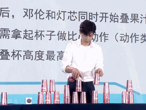 邓伦刚柔相济亦坚亦柔