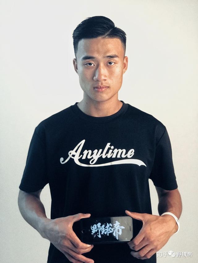 就是这样,过了2,3年,从一个篮球路人,到"区长"韩潮选他去第六区的青年