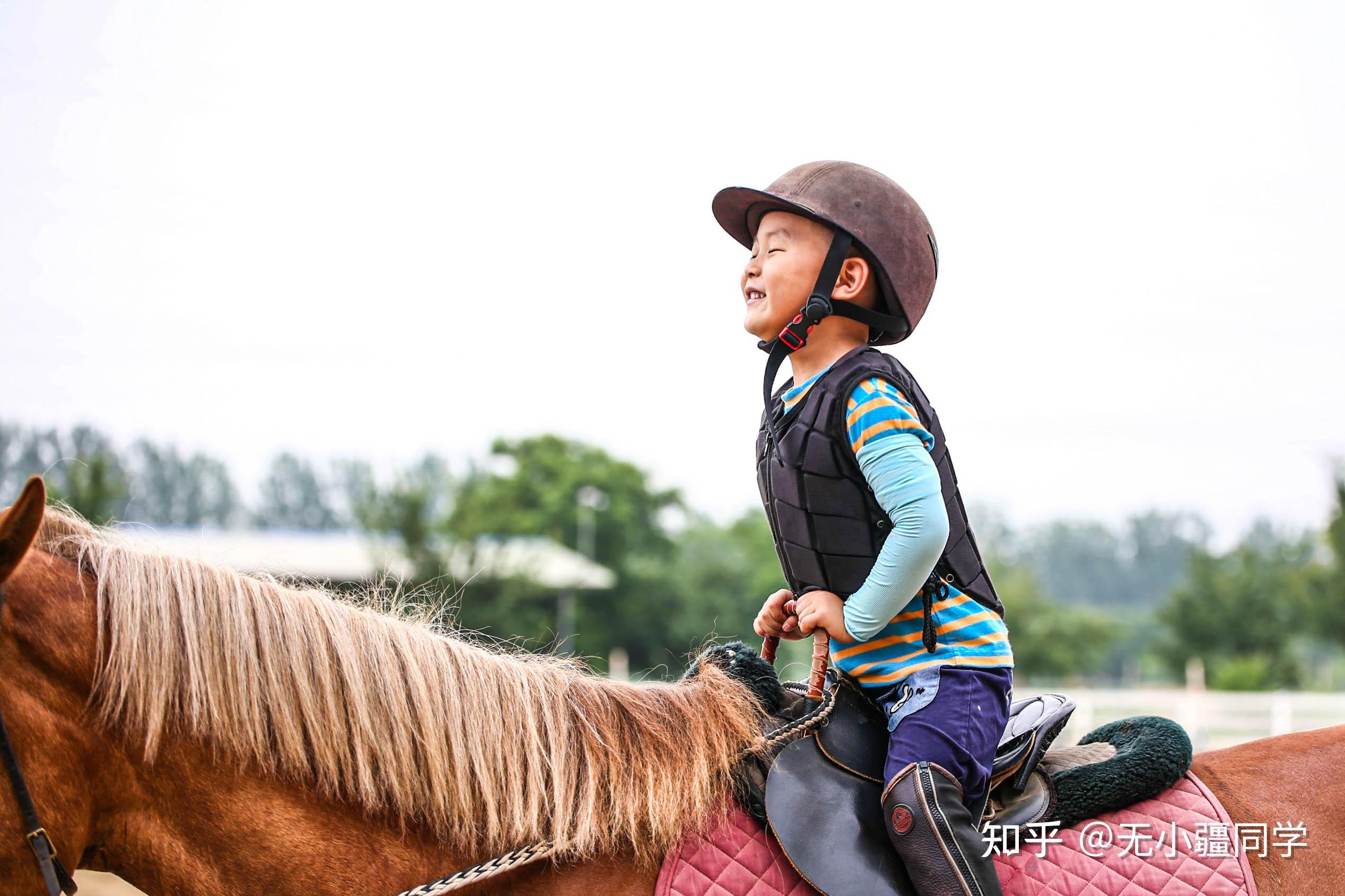 无疆牧场儿童马术运动缓解青少年压力使之成长自如