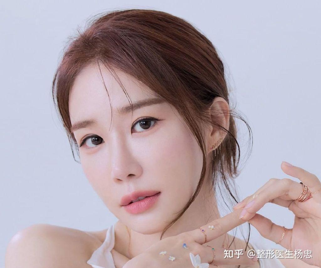 刘仁娜是如何从“男孩子”整成标准韩式美女的? - 知乎
