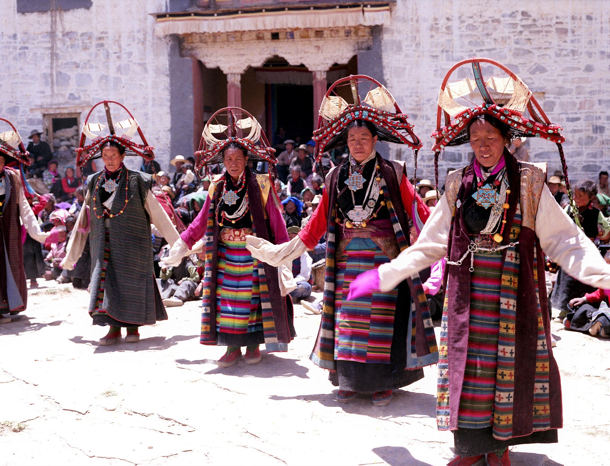 青海玉树藏族民间舞蹈的传承和发展及肢体语言特色 - Powered by Discuz!
