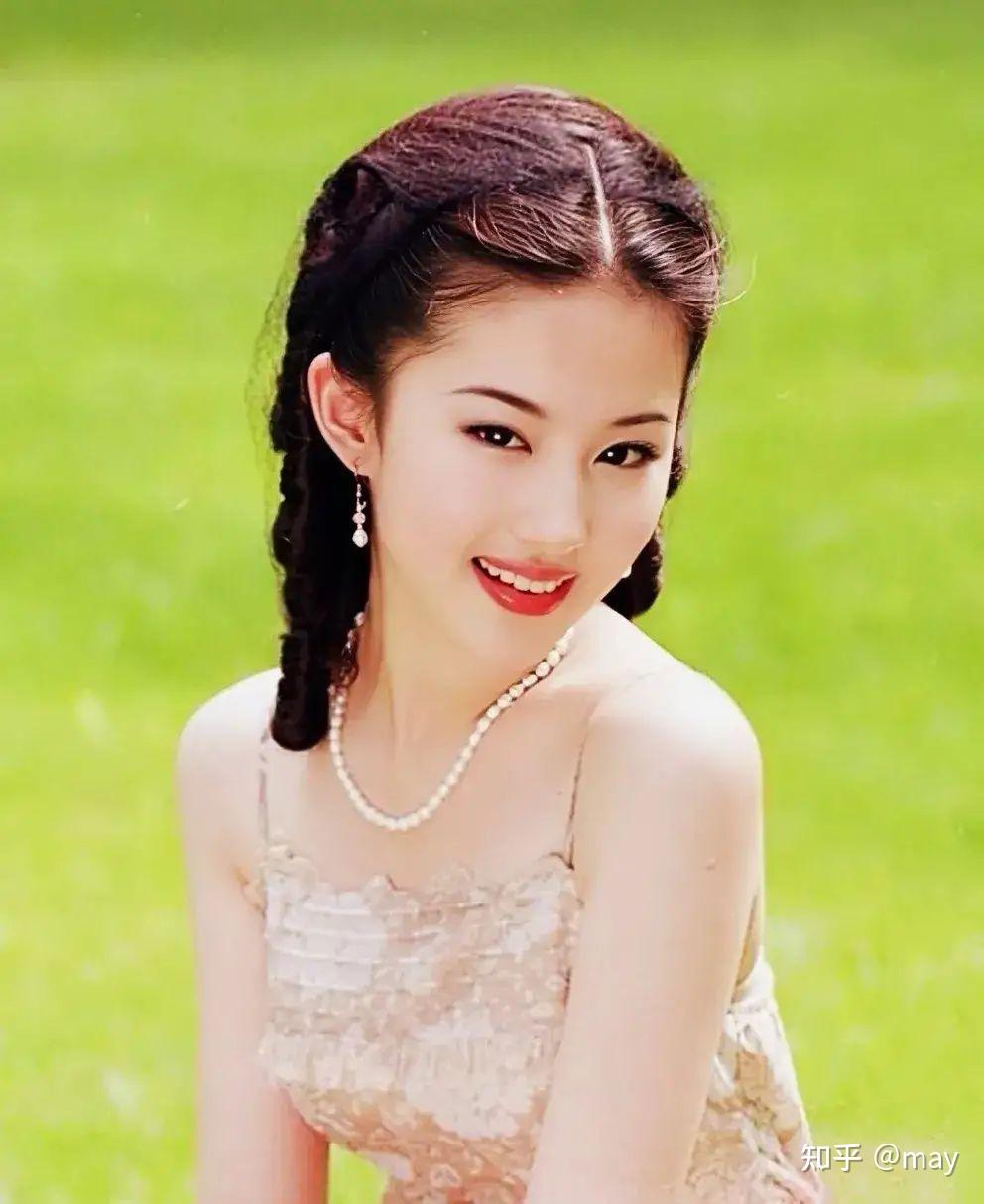 刘亦菲和杨超越颜值都很高,以下二美民国卷发造型有点雷同. - 知乎