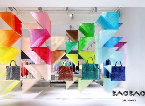 三宅一生橱窗设计店铺陈列分析用陈列帮助产品说话