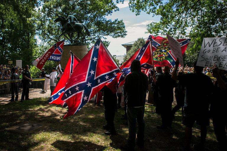 白人至上主义美国弗吉尼亚骚乱中的种族回潮