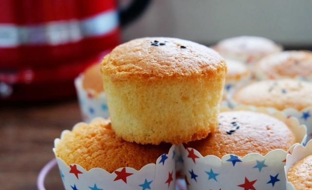 自制小蛋糕,营养更健康,做法又特别简单