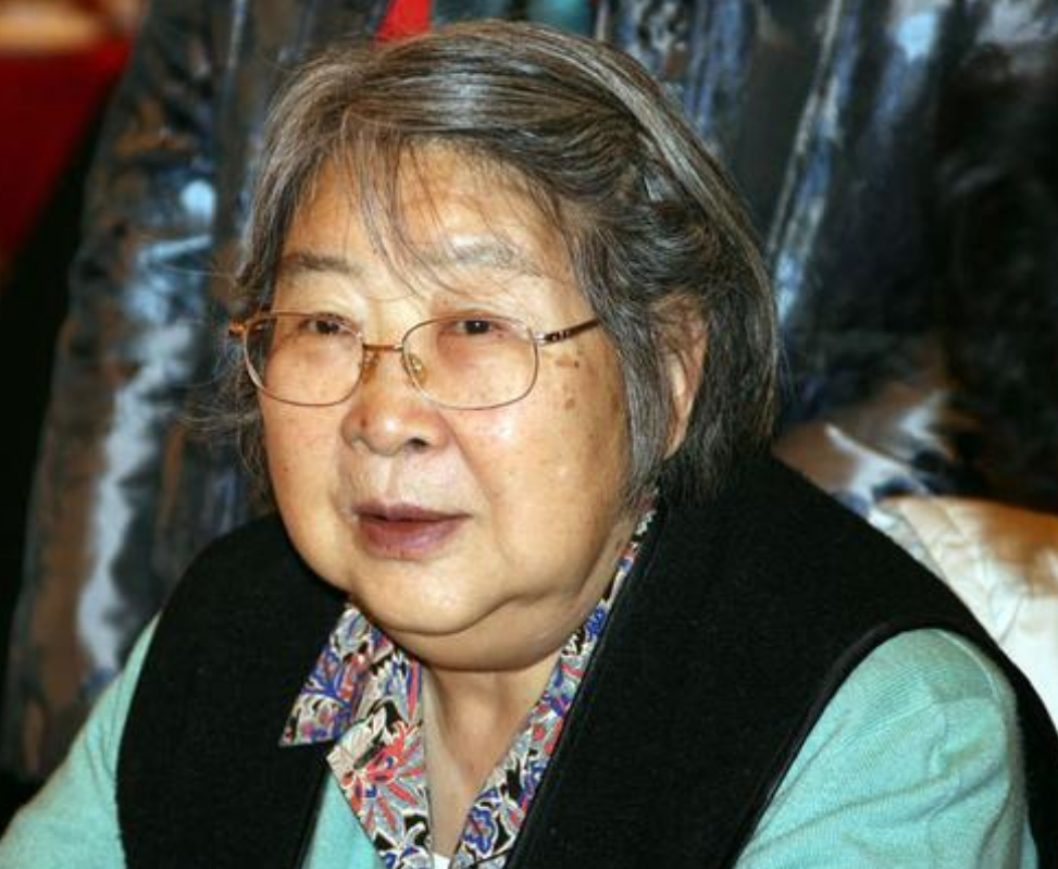1976年毛主席逝世,李敏手拿守灵名单,提醒道:我有个哥哥还活着 - 知乎