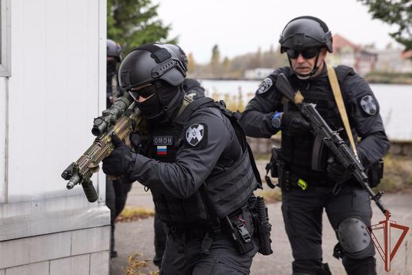 俄联邦国民警卫队的双刃—OMOH与СОБР - 知乎
