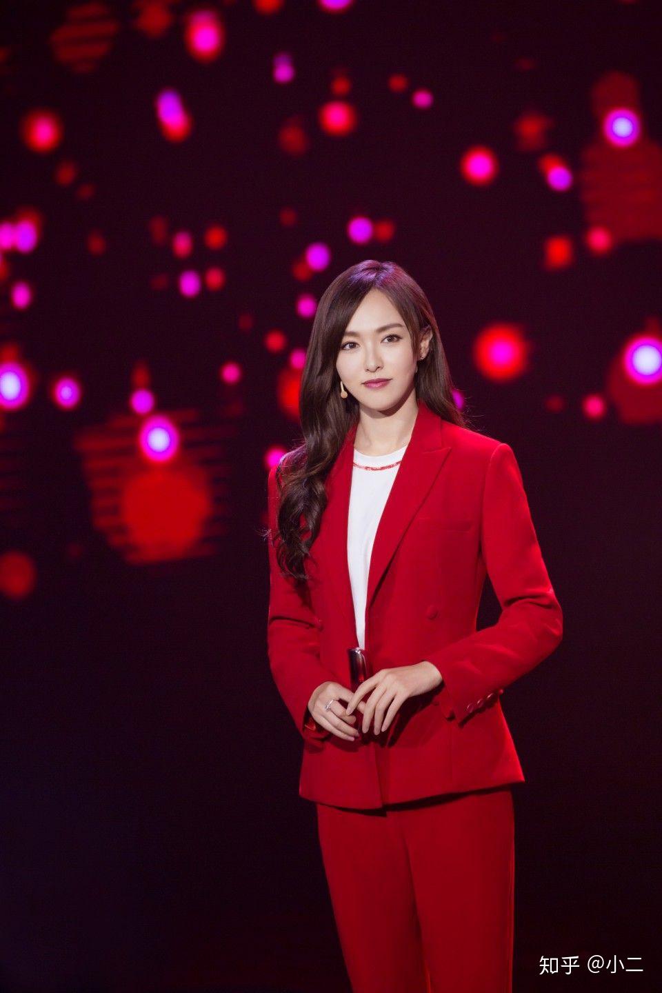 有哪些女明星穿红色特别好看