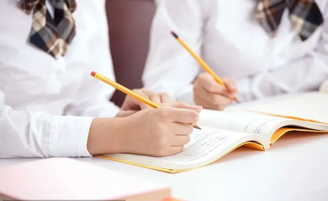 v2-61ca5297b34e2001650d472021e84a3d_1440w.jpg?source=172ae18b