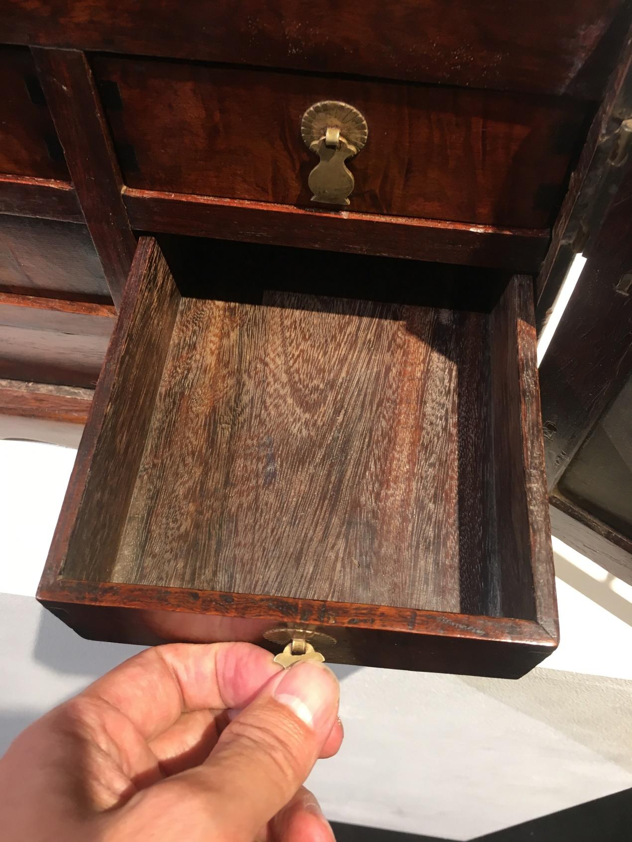 有修有补有配清黄花梨官皮箱23万流拍