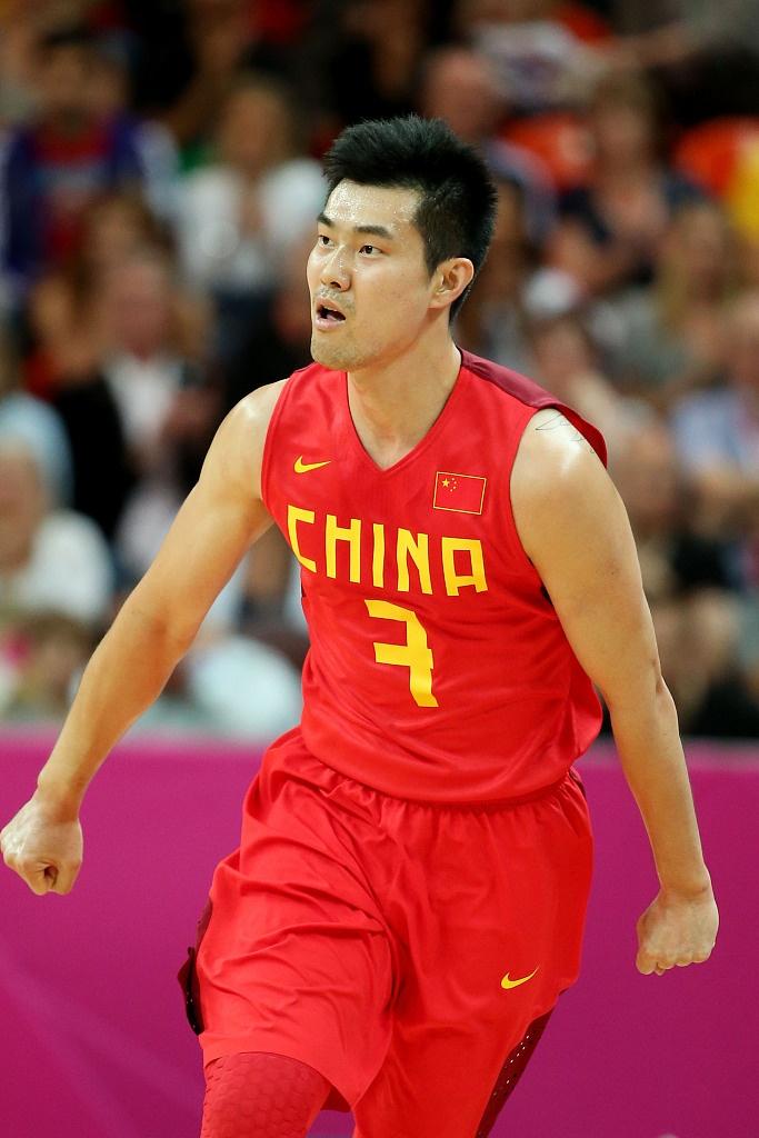 网友攻陷王仕鹏微博评论区:前亚洲足球先生还不能评论篮球了?