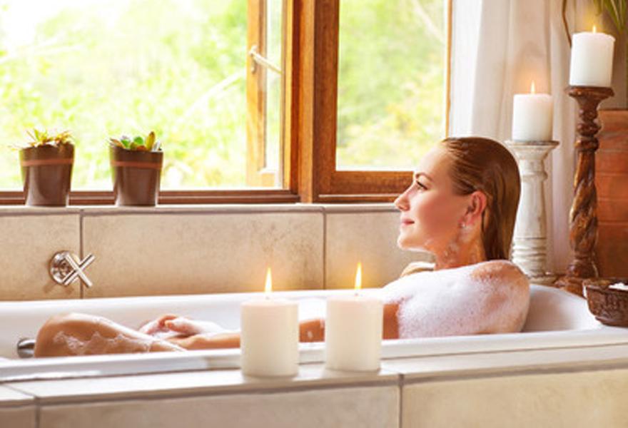 别墅才用按摩浴缸?我们帮你搬进阳台,普通人也能实现泡澡梦