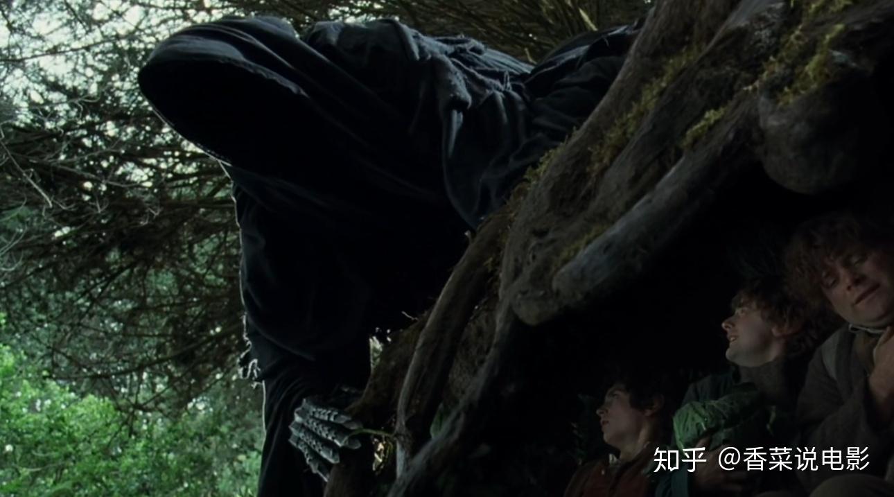 米尔寇用谎言让人类相信伊露维塔赐予人类特殊的礼物—死亡,其实是