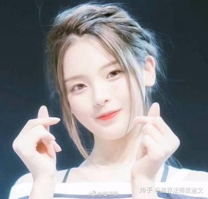 怎么评价杨超越的综艺节目表现?