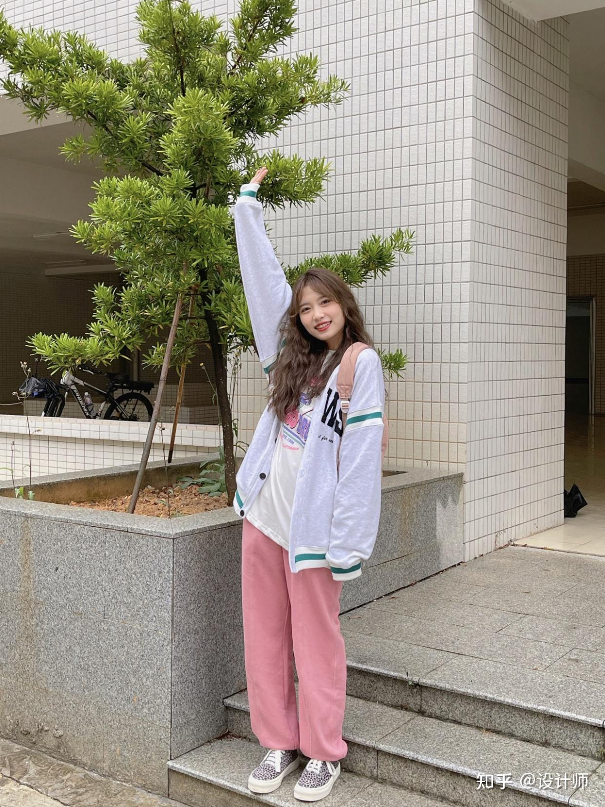 女生拍照站姿姿势简单好拍又易学拍照可爱又搞怪