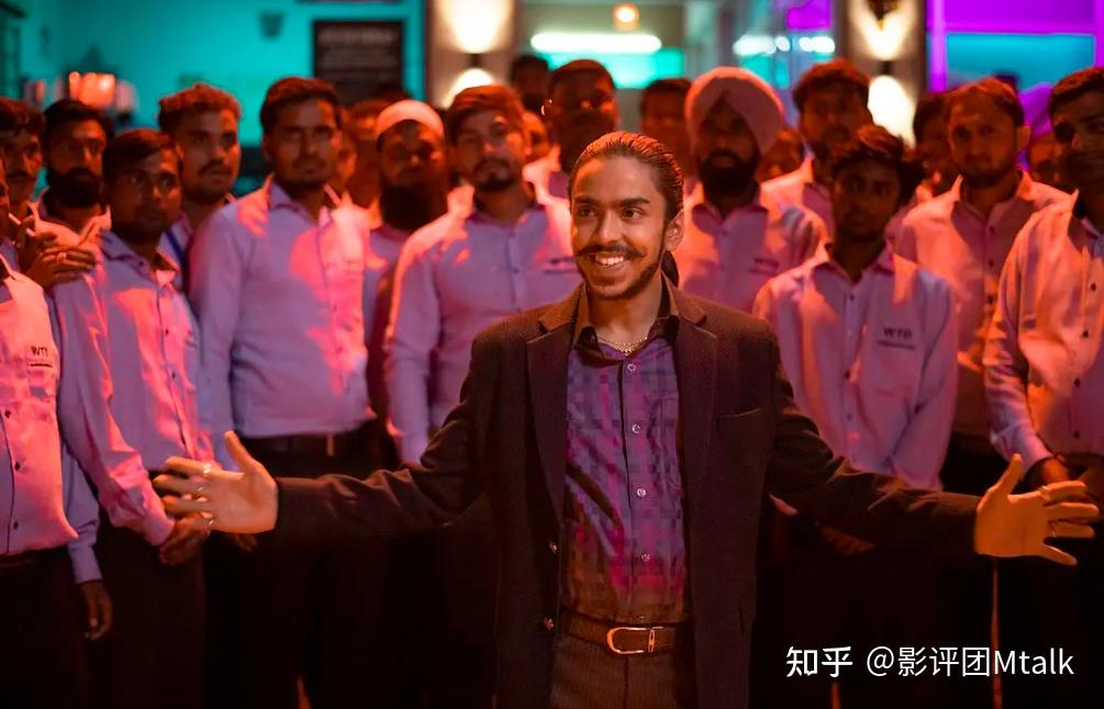 深度电影《白虎》:印度小伙从低种姓一步步走向巅峰,翻身为上流人士